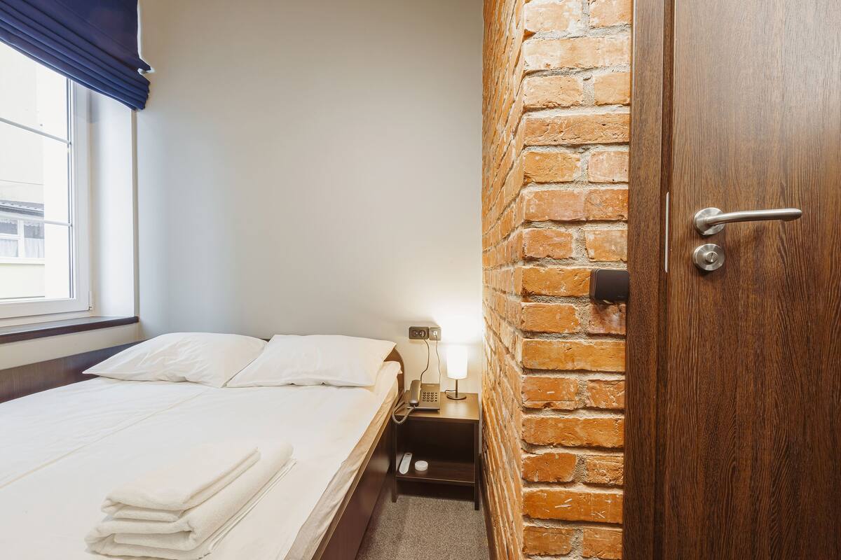 Quarto casal standard de uso individual | 1 quarto, cortinas blackout, ferros/tábuas de passar roupa