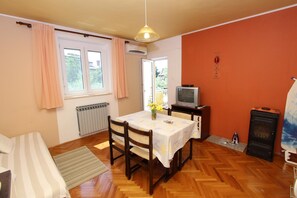 Apartment, 2 Bedrooms, Balcony | Living area