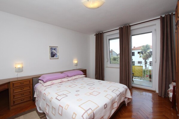 Apartment, 2 Bedrooms, Balcony | 2 bedrooms, iron/ironing board, free WiFi, bed sheets