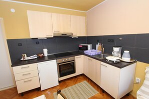 Apartment, 2 Bedrooms, Balcony | Private kitchen | Fridge, microwave, oven, stovetop - Apartment Rokov (Rovinj)