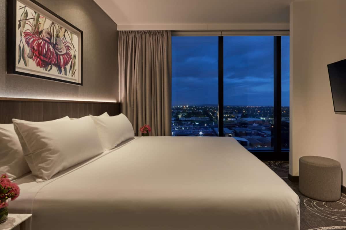 Phòng Suite Deluxe | 1 phòng ngủ, bộ đồ giường cao cấp, nệm có lớp đệm bông
