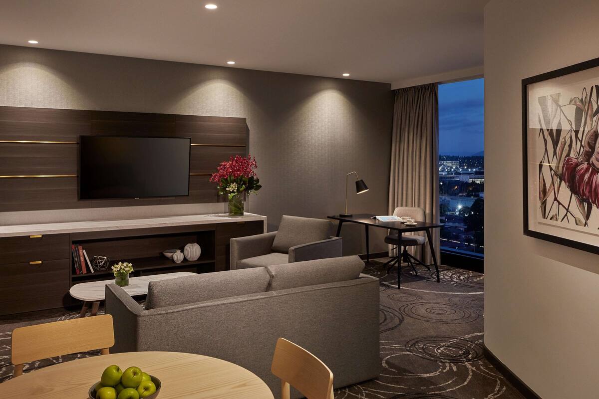 premier suite | 1 bedroom, premium bedding, pillow-top beds, in-room safe