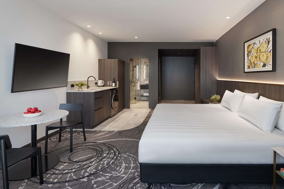 Studio King | 1 bedroom, premium bedding, pillow-top beds, in-room safe