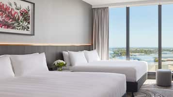 Dobbeltrom – deluxe | Sengetøy av topp kvalitet, senger med overmadrass og safe på rommet