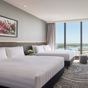 Deluxe Double Room | Premium bedding, pillowtop beds, in-room safe, desk - PARKROYAL Monash Melbourne (Clayton)