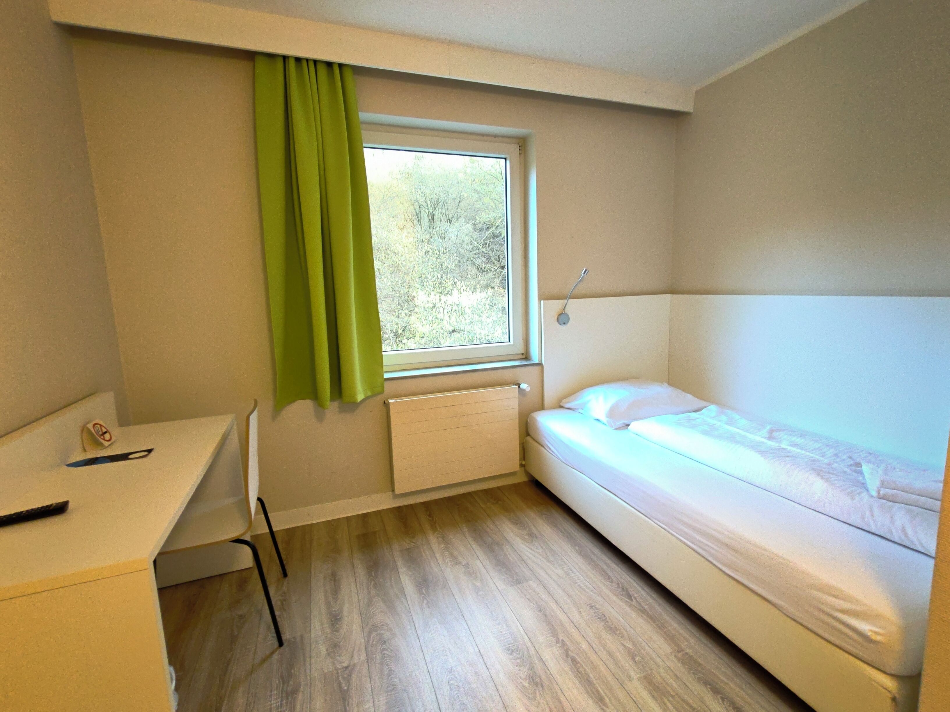 Single Room | Desk, blackout drapes, free WiFi, bed sheets