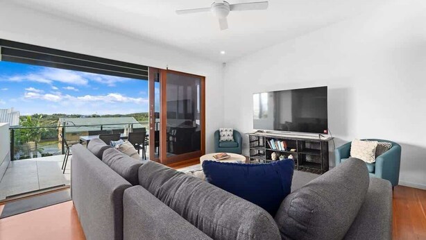 TV, offices - Sea Bliss (KINGSCLIFF)