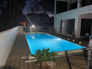 Outdoor pool, a heated pool