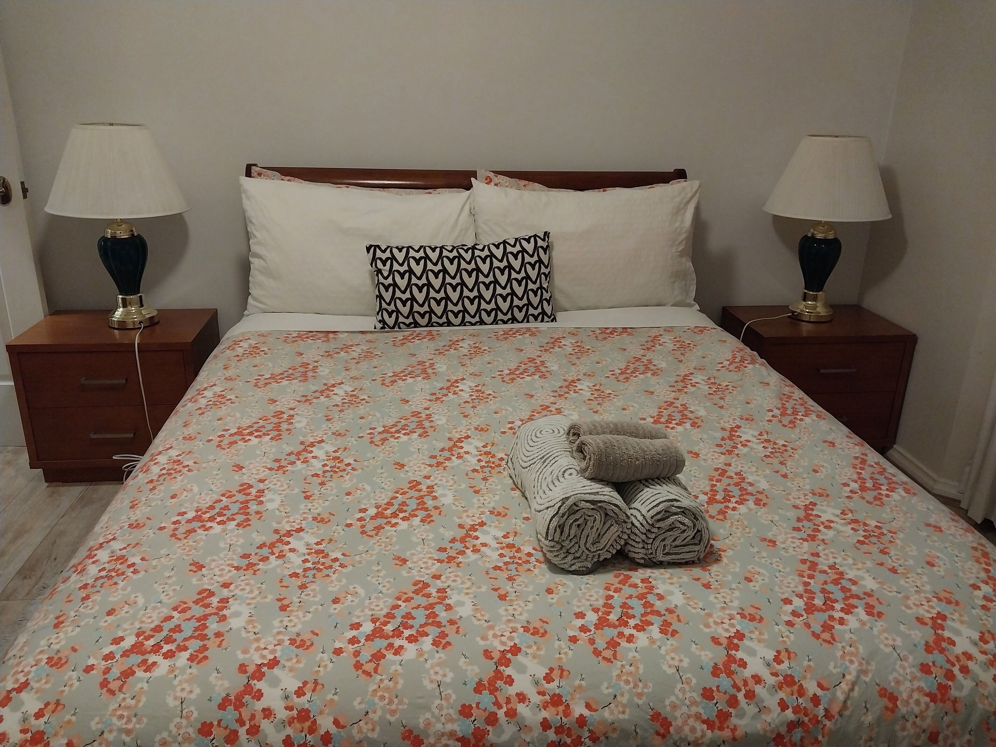 2 bedrooms, iron/ironing board, WiFi, bed sheets