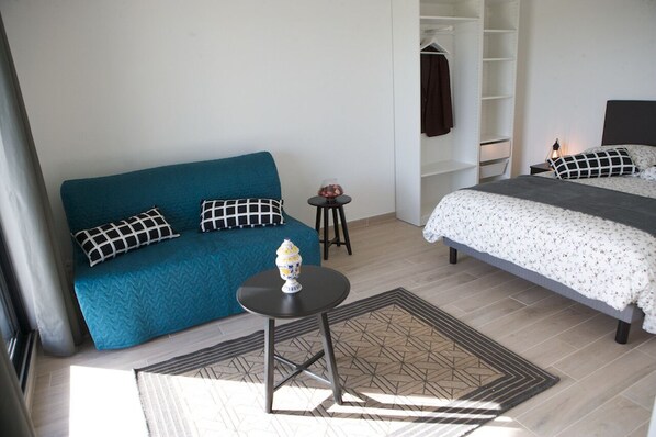 1 bedroom, WiFi, bed sheets