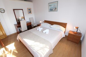 1 bedroom, free WiFi, bed sheets - Holiday House San Pruti (Rovinj)