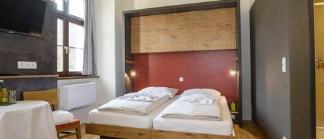 1 bedroom, in-room safe, desk, WiFi