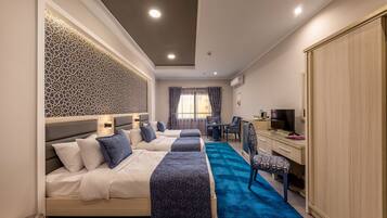 Habitación triple básica | Sistema de insonorización, wifi gratis, ropa de cama