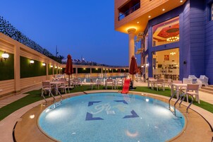 2 piscinas al aire libre