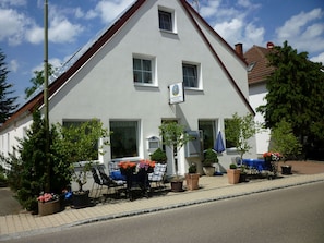 Exterior - Gasthaus - Pension Am Buchberg (Mönchsdeggingen)
