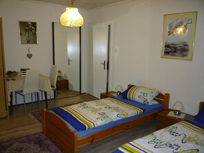 Free WiFi, bed sheets - Gasthaus - Pension Am Buchberg (Mönchsdeggingen)