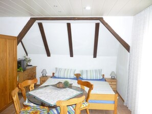 Vierpersoonskamer | Gratis wifi, beddengoed