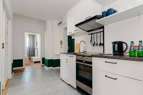 Departamento exclusivo | Cocina privada | Refrigerador con congelador, horno y parrilla de estufa
