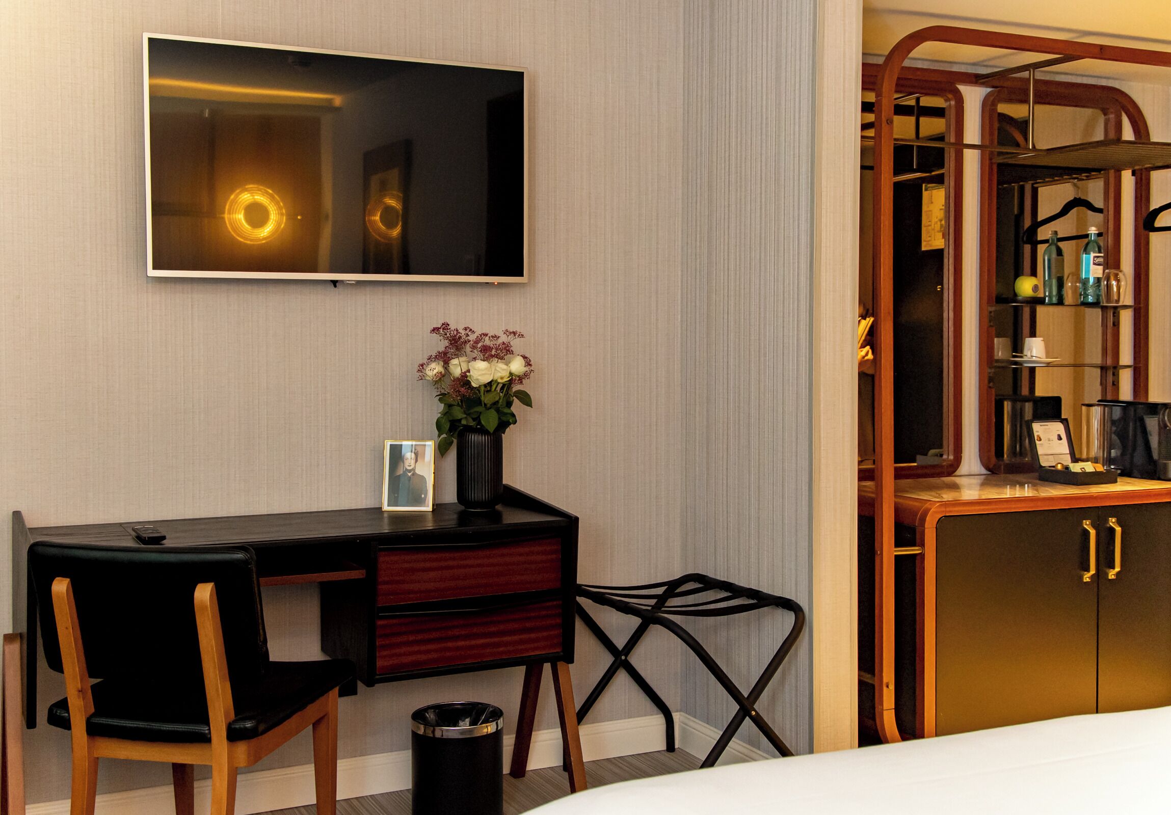Quarto clássico, 1 cama de solteiro | Roupas de cama antialérgicas, frigobar, escrivaninha