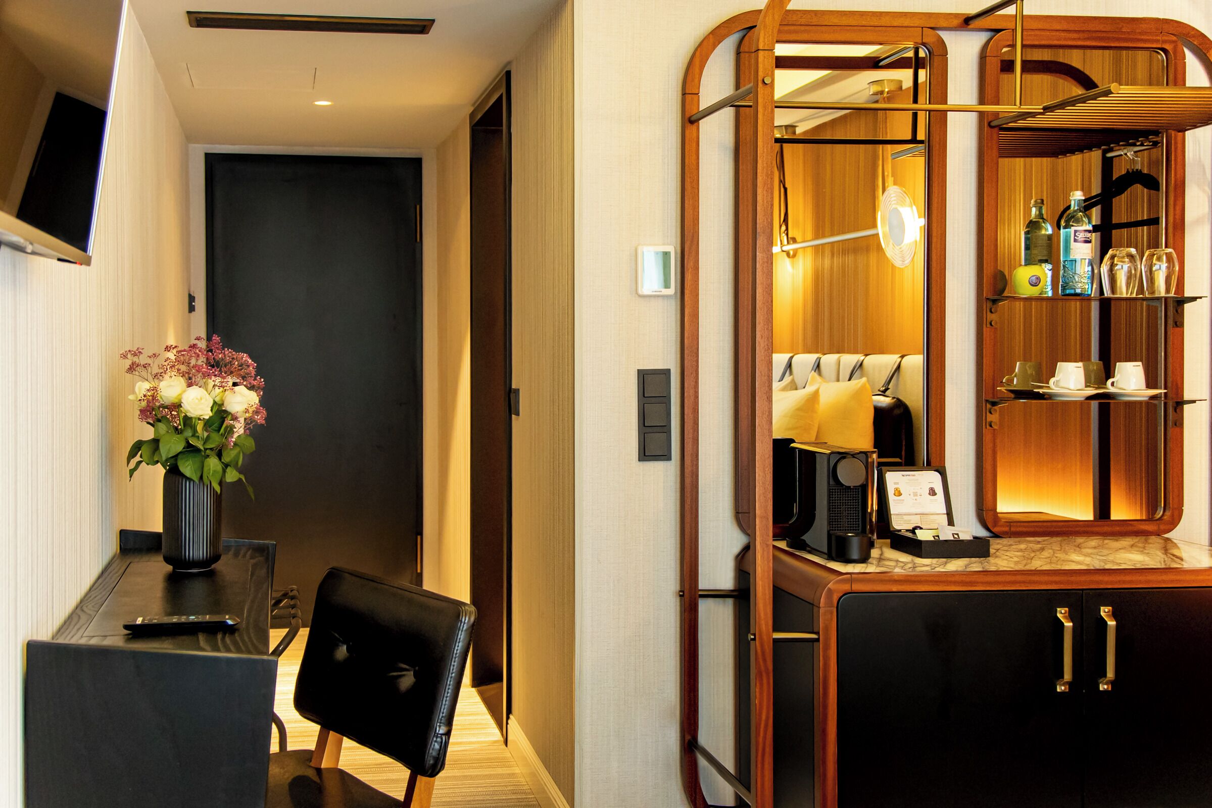 classic room, 1 double bed | hypo-allergenic bedding, minibar, individually decorated