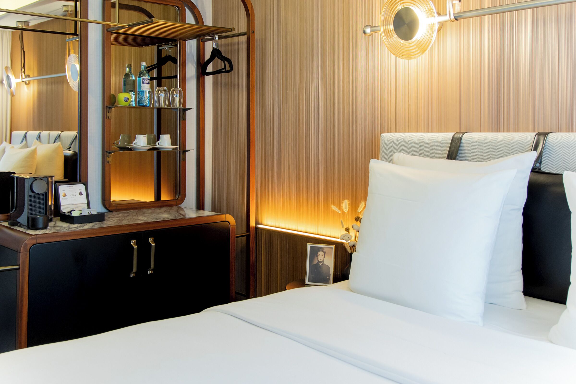 classic room, 1 double bed | hypo-allergenic bedding, minibar, individually decorated