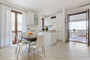 Dining - Casa Selleri x4 con Terrazzo! 100m da Villa Reale! (Lecce)