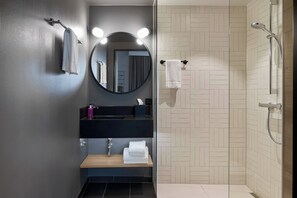 Family Room, 1 Queen Bed with Sofa bed | Bathroom | Shower, hair dryer, towels, soap - Moxy Cologne-Bonn Airport (Cologne)