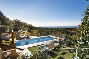 Outdoor pool - Villa Sardinialfonso 2- private pool and sea view over the Gulf of Cagliari (Sardegna)