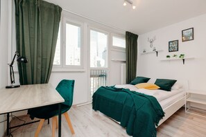 公寓 | 特色装修、特色家居、办公桌、笔记本电脑工作区