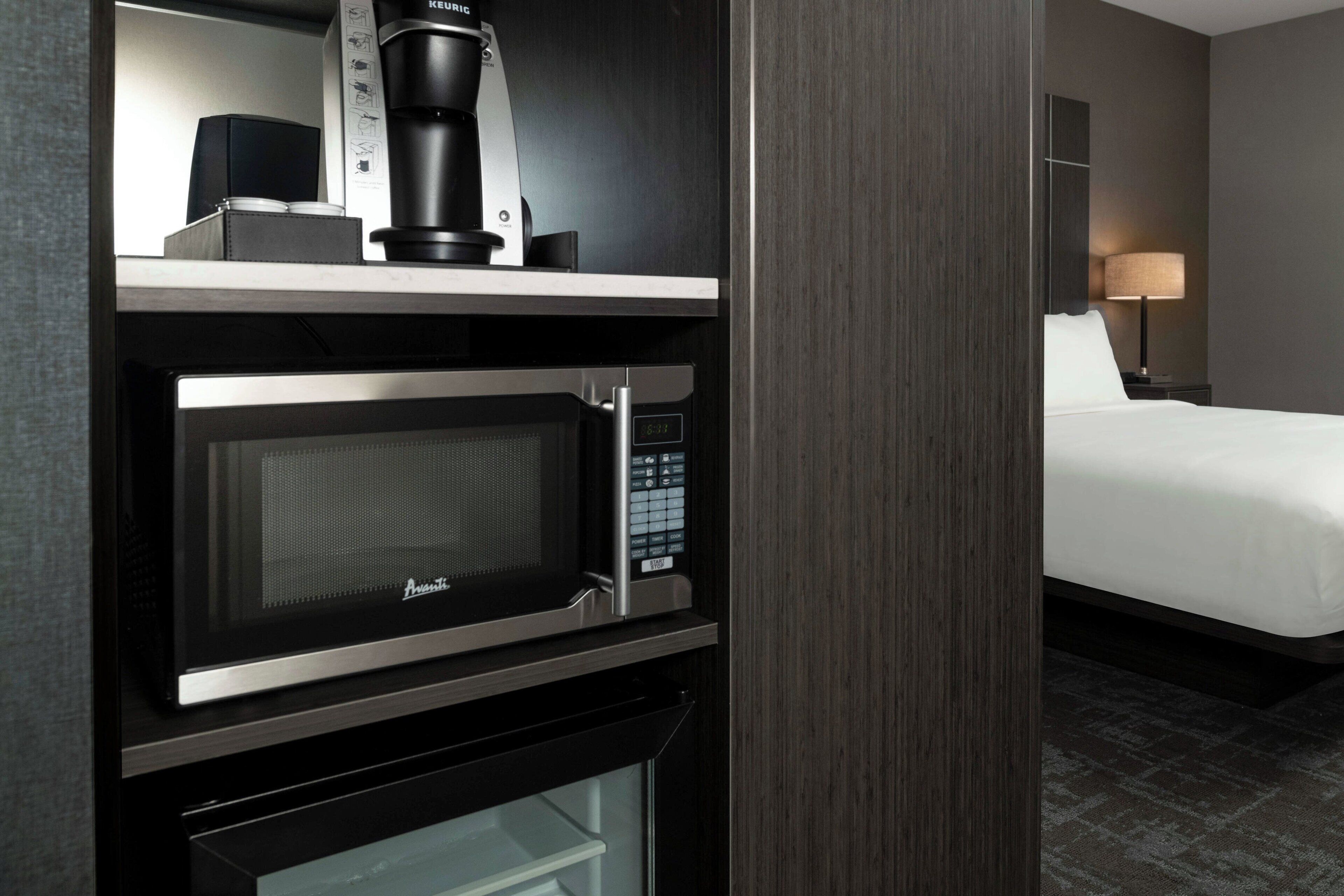 room, 1 king bed | desk, iron/ironing board, free wifi, bed sheets