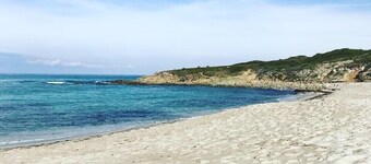 Air-conditioned villa - sea view - heated pool - 15-minute walk to the beach