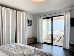 3 bedrooms, travel cot, free WiFi, bed sheets
