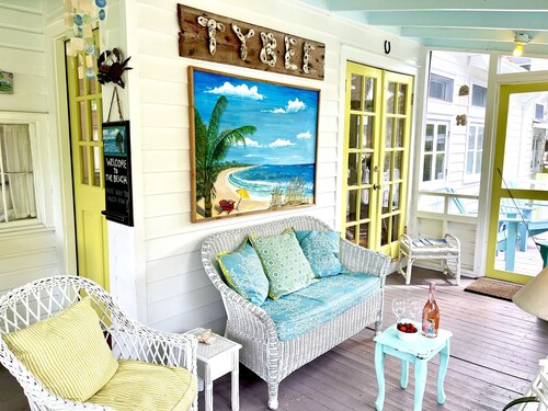 Historic + Renovated Cottage Voted 'Most Quaint on Tybee' by Tybee Cottages