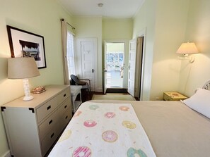 4 chambres, fer et planche à repasser, Wi-Fi gratuit, draps fournis