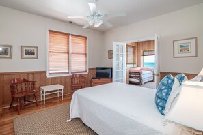 5 bedrooms, iron/ironing board, free WiFi, bed sheets - Willcox Dotterer House on Pawleys Island, 5 Bed 4.5 bath, (Pawleys Island)