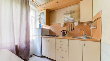 Apartment | Eigene Küche | Großer Kühlschrank, Mikrowelle, Ofen, Herdplatte