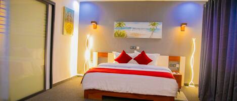 Suite Présidentielle, 1 très grand lit, vue mer