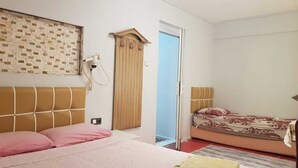 Laptop workspace, soundproofing, iron/ironing board, WiFi (free) - Karaca Termal Pansiyon (Denizli)