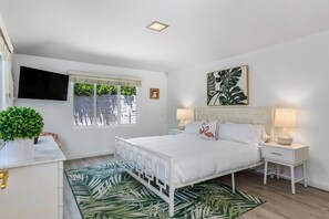 5 bedrooms, desk, iron/ironing board, free WiFi