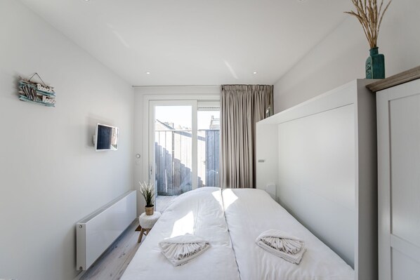 WiFi, bed sheets - Studio Jadana - A great couples get away (Zandvoort)