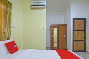 Room - OYO 3883 The Red (Bogor)