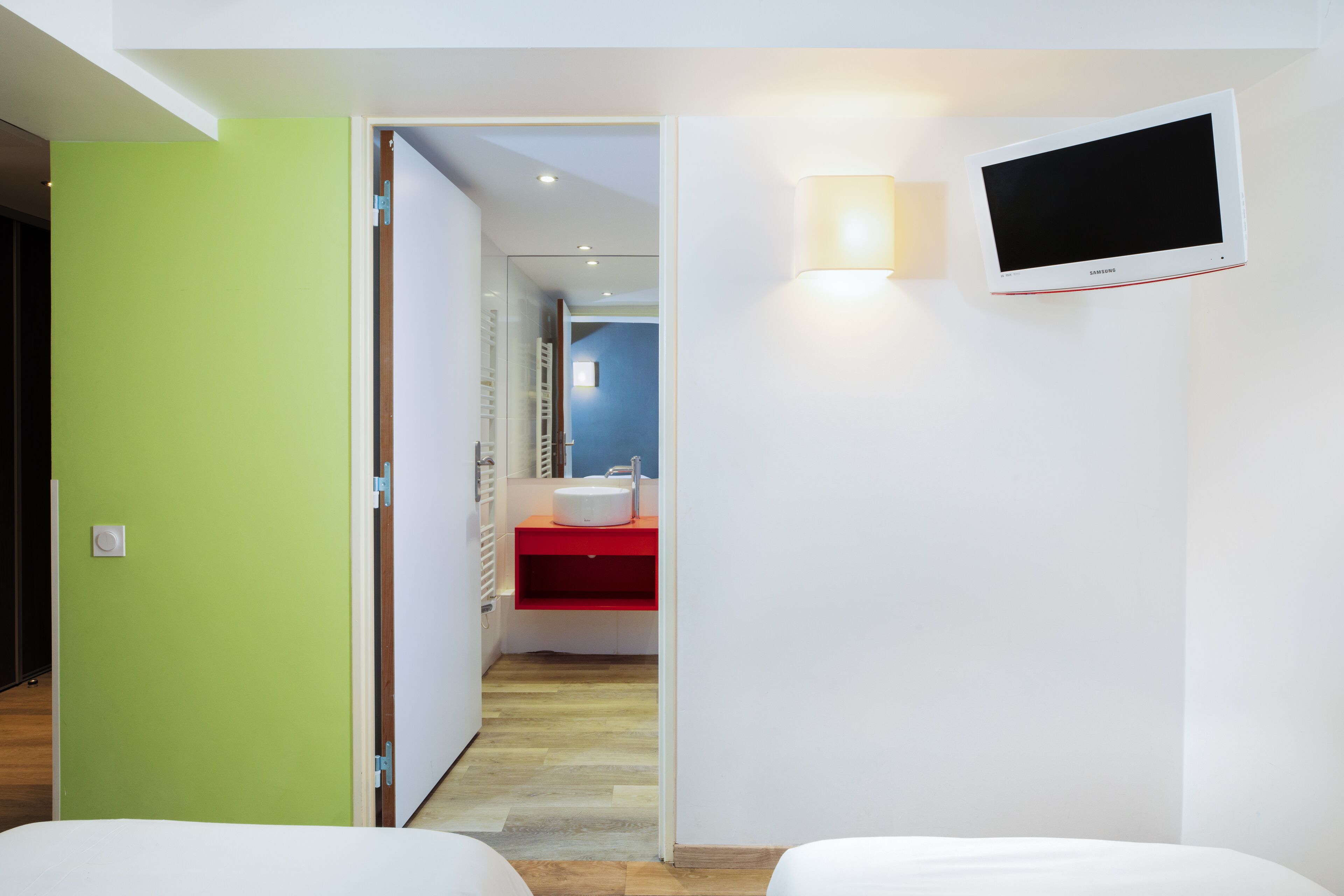 In-room safe, free WiFi, bed sheets