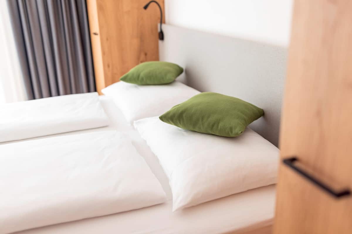 2 bedrooms, in-room safe, individually decorated, individually furnished