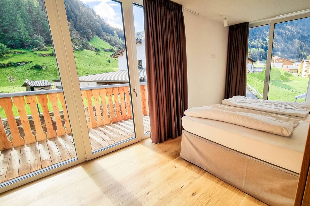 Appartamento Premium, 1 camera da letto, balcone | 3 camere, una cassaforte in camera, una scrivania, insonorizzazione
