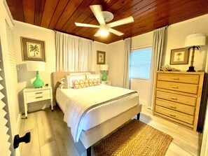 2 habitaciones, escritorio, tabla de planchar con plancha y wifi