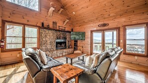 Smart TV, chimenea, tenis de mesa y estéreo