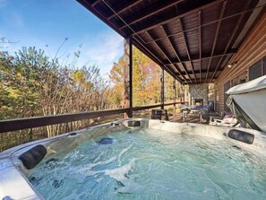 Tina de hidromasaje al aire libre