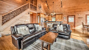 Smart TV, fireplace, ping pong, stereo