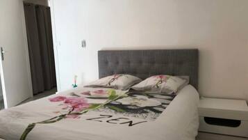 1 chambre, fer et planche Ă repasser, Wi-Fi, draps fournis