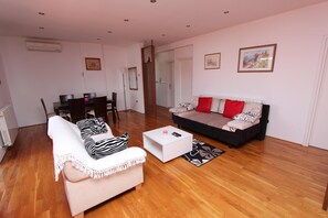 Apartment, 2 Bedrooms, Balcony | Living area